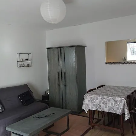 Appartement Aux Plaisirs Du Conflent - Spacieux T1 En Rdc Avec Balcon - Equipement Classe 3 Etoiles -